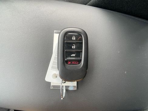 Certified 2025 Honda HR-V LX image 27
