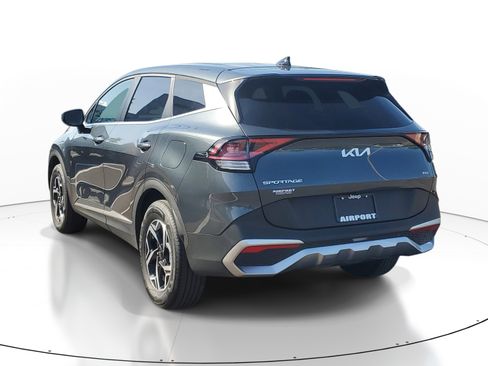 Used 2025 Kia Sportage LX image 4