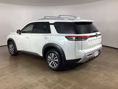 Used 2022 Nissan Pathfinder SL AWD/4WD image 15