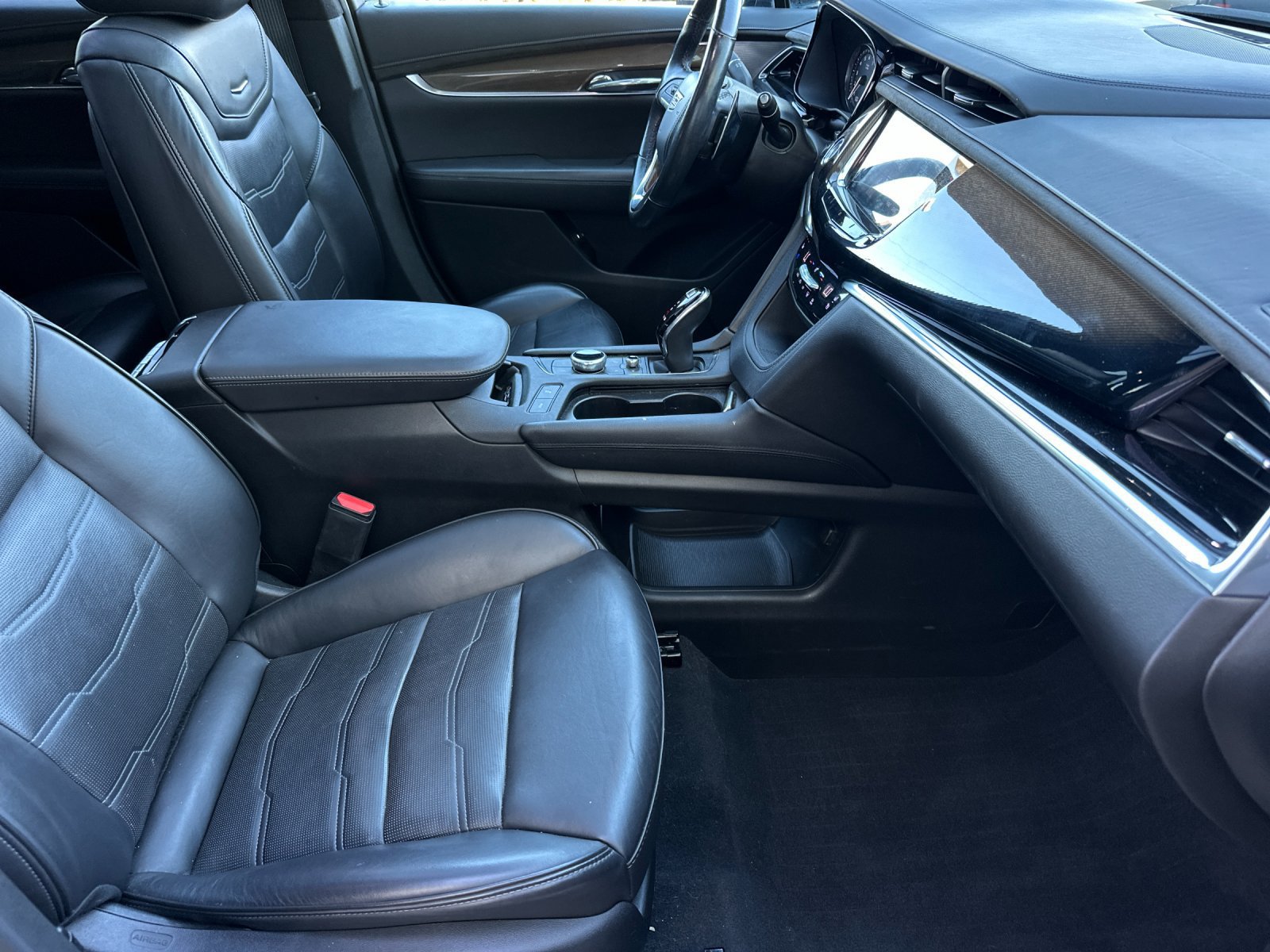 Used 2021 Cadillac XT6 Sport w/ Platinum Package AWD/4WD image 17