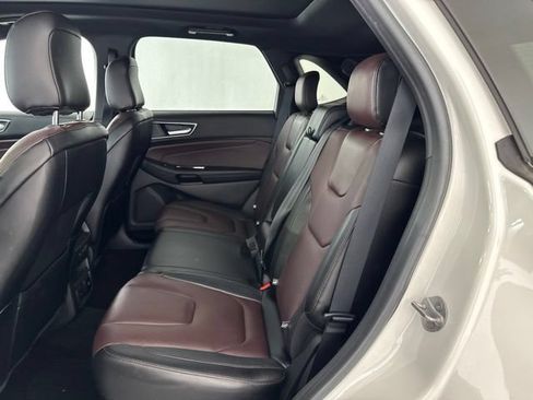 Used 2020 Ford Edge Titanium w/ Equipment Group 301A AWD/4WD image 27