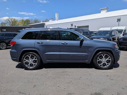 Used 2019 Jeep Grand Cherokee Overland AWD/4WD image 2