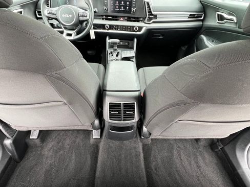 Used 2025 Kia Sportage LX image 29