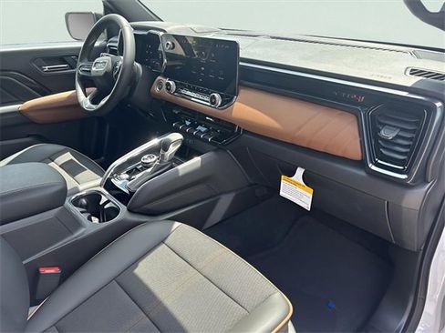 New 2025 GMC Canyon AT4 image 23