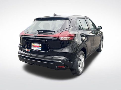 New 2025 Nissan Kicks Play S image 5