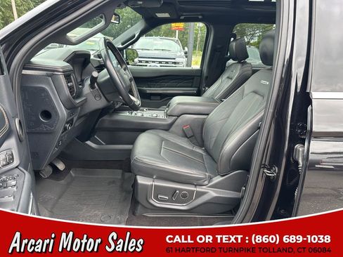 Used 2023 Ford Expedition Platinum image 11