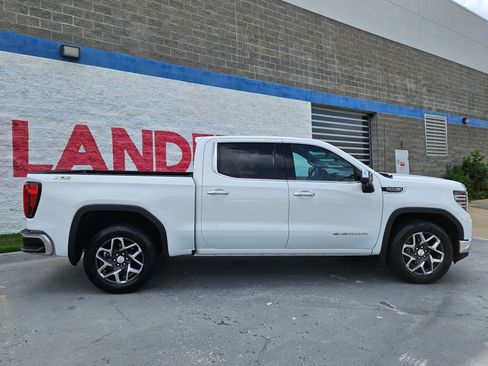 Used 2023 GMC Sierra 1500 SLT AWD/4WD image 8