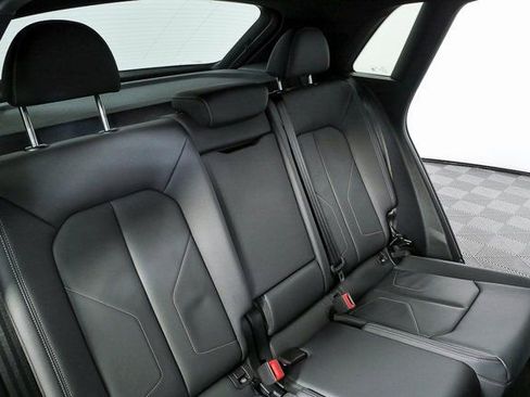 Used 2025 Audi Q3 2.0T Premium w/ Convenience Package image 21