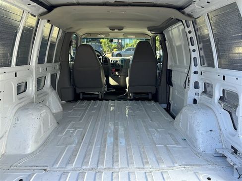 Used 2005 Chevrolet Astro RWD image 11