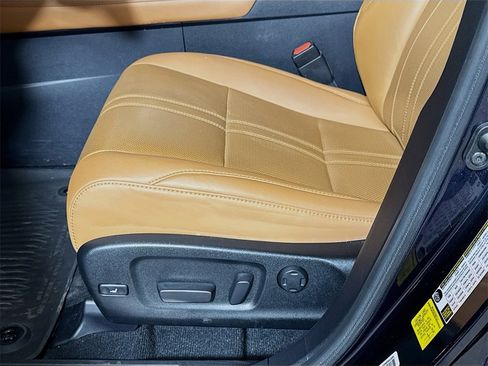 Used 2022 Lexus RX 450h AWD w/ Luxury Package image 17