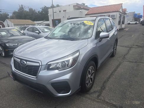 Used 2020 Subaru Forester Premium AWD/4WD image 2