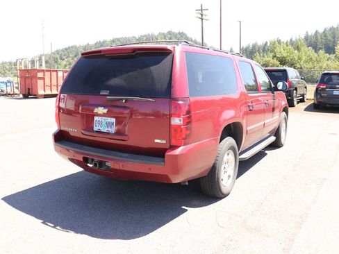 Used 2010 Chevrolet Suburban LT AWD/4WD image 5