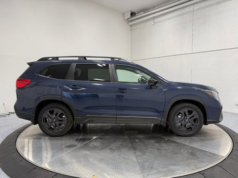 Used 2025 Subaru Ascent Onyx Edition image 8