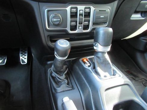 Used 2018 Jeep Wrangler Unlimited Sport S AWD/4WD image 26