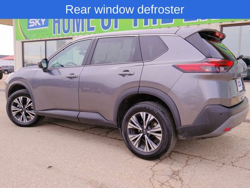 Used 2023 Nissan Rogue SV image 4