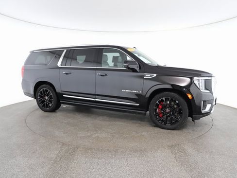 Used 2023 GMC Yukon XL Denali image 24