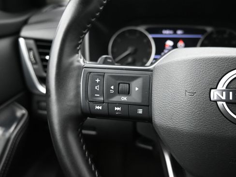 Used 2025 Nissan Rogue SV AWD/4WD image 17