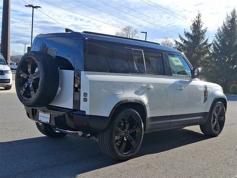 New 2026 Land Rover Defender 110 S image 3