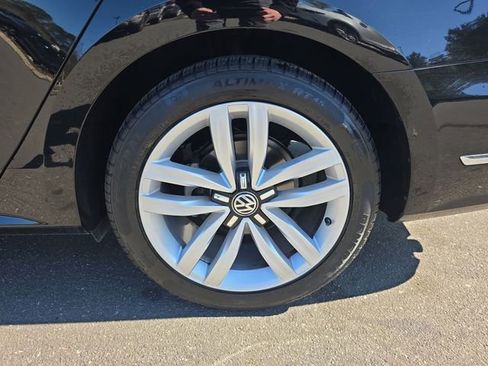 Used 2016 Volkswagen Passat 1.8T SEL Premium image 46