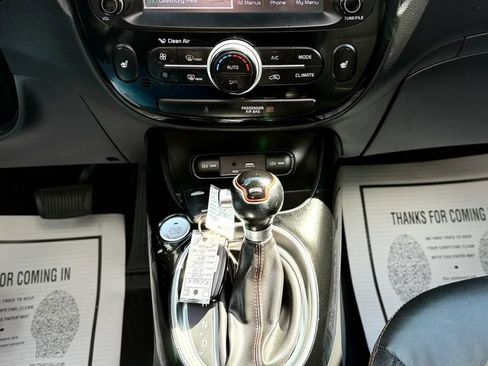 Used 2018 Kia Soul ! w/ Tech Package FWD image 20