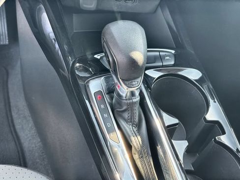 Used 2025 Chevrolet Trax LT FWD image 15