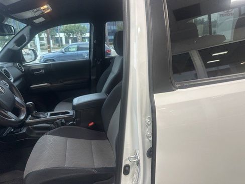 Used 2023 Toyota Tacoma TRD Off-Road image 12