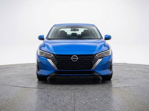 Used 2025 Nissan Sentra SV image 2