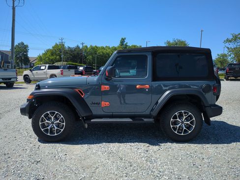 Used 2024 Jeep Wrangler Sport AWD/4WD image 7