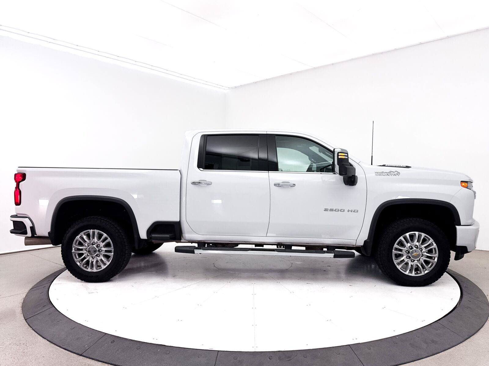Used 2021 Chevrolet Silverado 2500 High Country w/ Technology Package AWD/4WD image 40