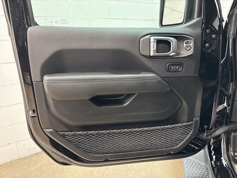 Used 2021 Jeep Wrangler Unlimited Sahara w/ Cold Weather Group image 24