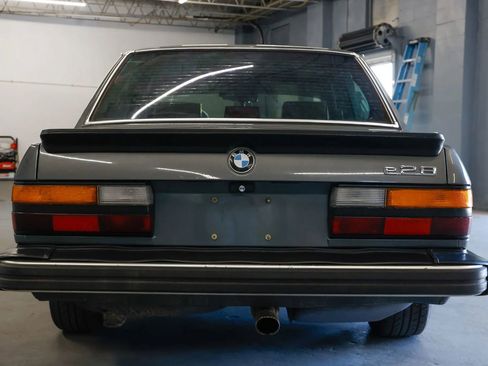 Used 1987 BMW 528e Sedan image 4