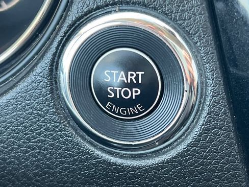 Used 2017 Nissan Rogue SL image 28