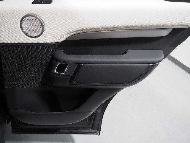 Used 2024 Land Rover Discovery Dynamic SE AWD/4WD image 75