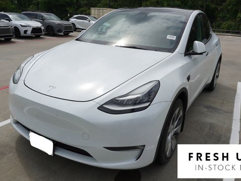 Used 2022 Tesla Model Y Long Range image 1
