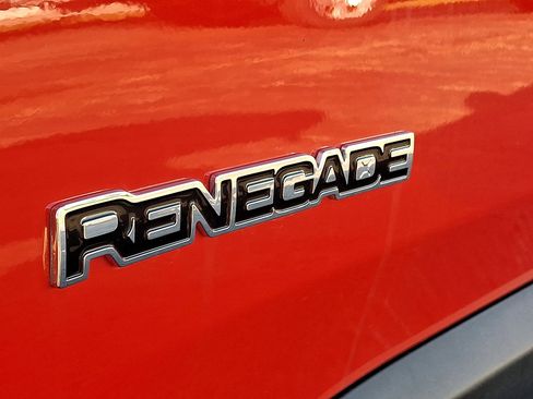 Used 2022 Jeep Renegade Limited AWD/4WD image 30