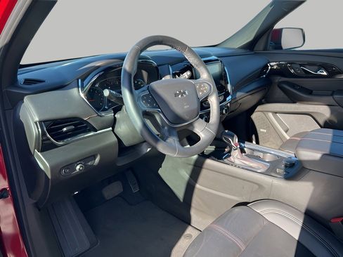 Used 2023 Chevrolet Traverse RS image 26