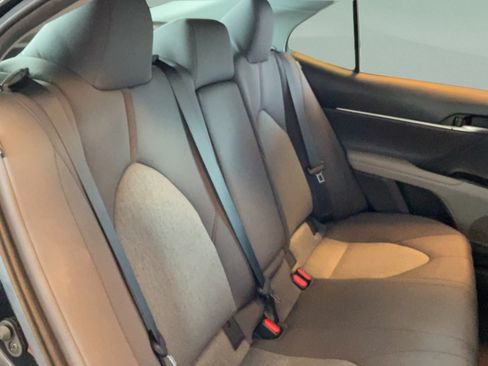 Used 2019 Toyota Camry LE FWD image 33