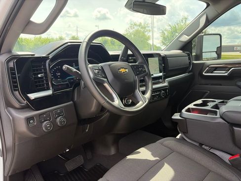Used 2025 Chevrolet Silverado 2500 LT w/ Convenience Package AWD/4WD image 48