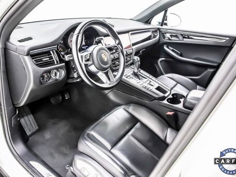 Used 2021 Porsche Macan S w/ Premium Package image 32