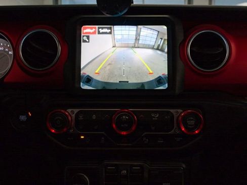 Certified 2022 Jeep Gladiator Rubicon w/ LED Lighting Group image 17