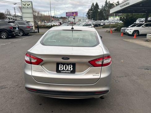Used 2014 Ford Fusion SE w/ Equipment Group 202A image 7