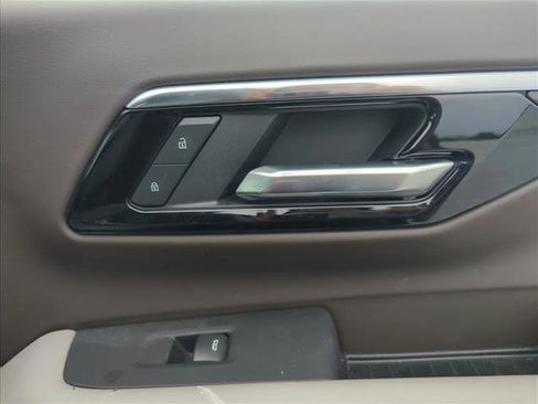 Used 2025 Chevrolet Suburban LS AWD/4WD image 26