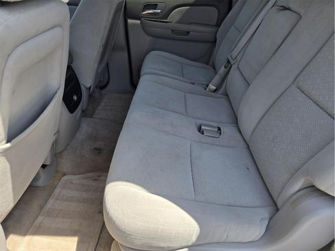 Used 2007 Chevrolet Suburban LT RWD image 27