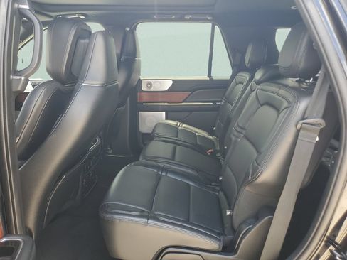 Used 2020 Lincoln Navigator Reserve w/ Equipment Group 208A Reserve AWD/4WD image 10