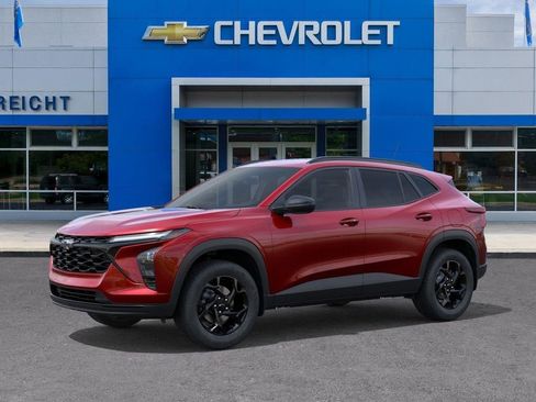 New 2026 Chevrolet Trax LT FWD image 2