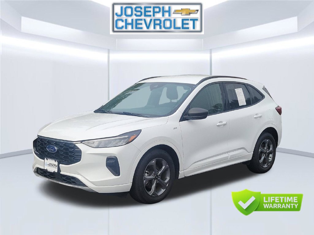 Used 2023 Ford Escape ST-Line w/ Equipment Group 301A FWD image 3