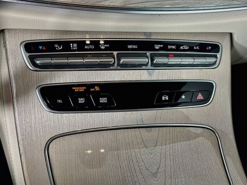 Used 2021 Mercedes-Benz E 450 Cabriolet image 19