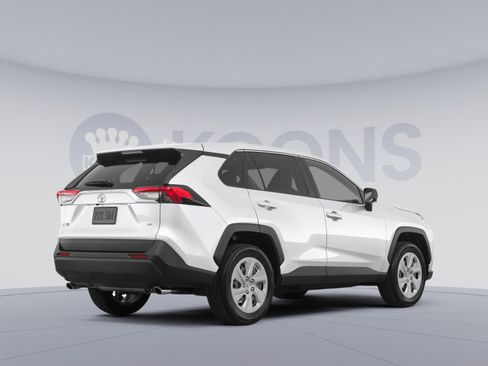 Used 2025 Toyota RAV4 LE AWD/4WD image 4