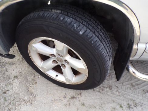 Used 2007 Dodge Ram 1500 Truck SLT image 18