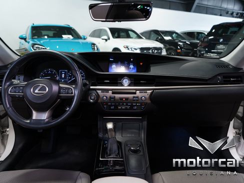 Used 2016 Lexus ES 350 w/ Accessory Package FWD image 28